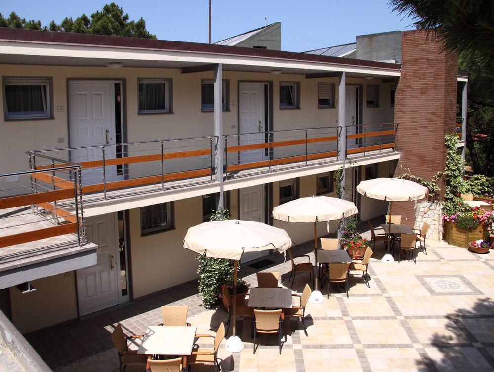 Residence Casa Di Caccia Marina Di Bibbona Εξωτερικό φωτογραφία