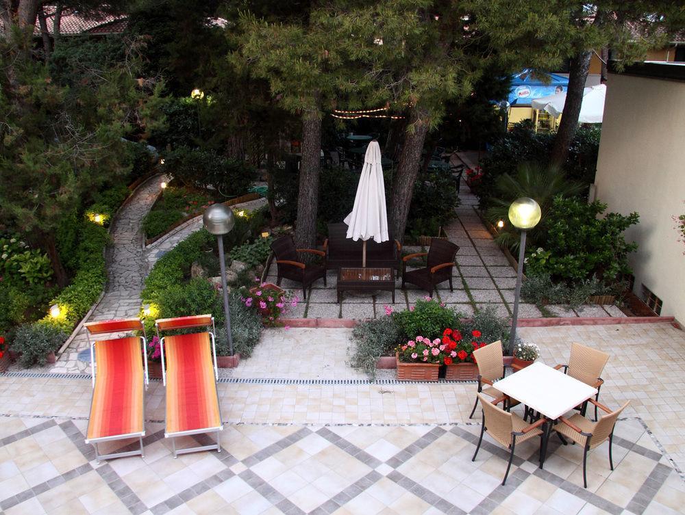 Residence Casa Di Caccia Marina Di Bibbona Εξωτερικό φωτογραφία